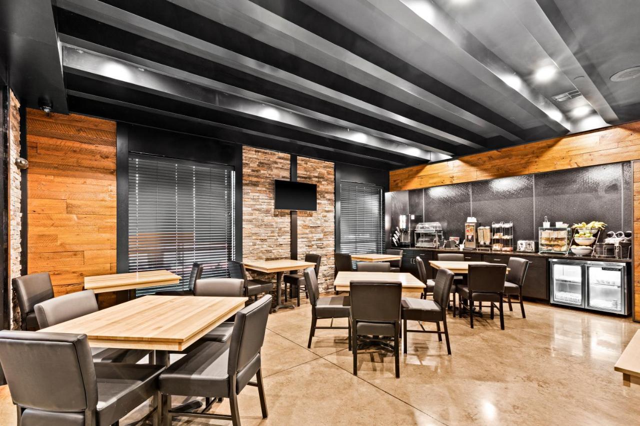 Cobblestone Hotel & Suites - 오텀와 외부 사진