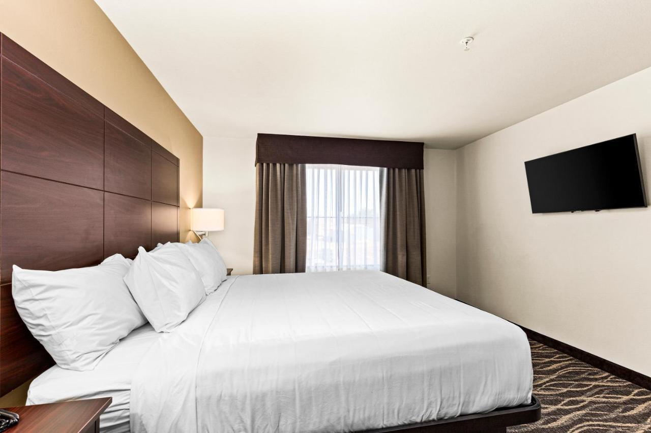 Cobblestone Hotel & Suites - 오텀와 외부 사진