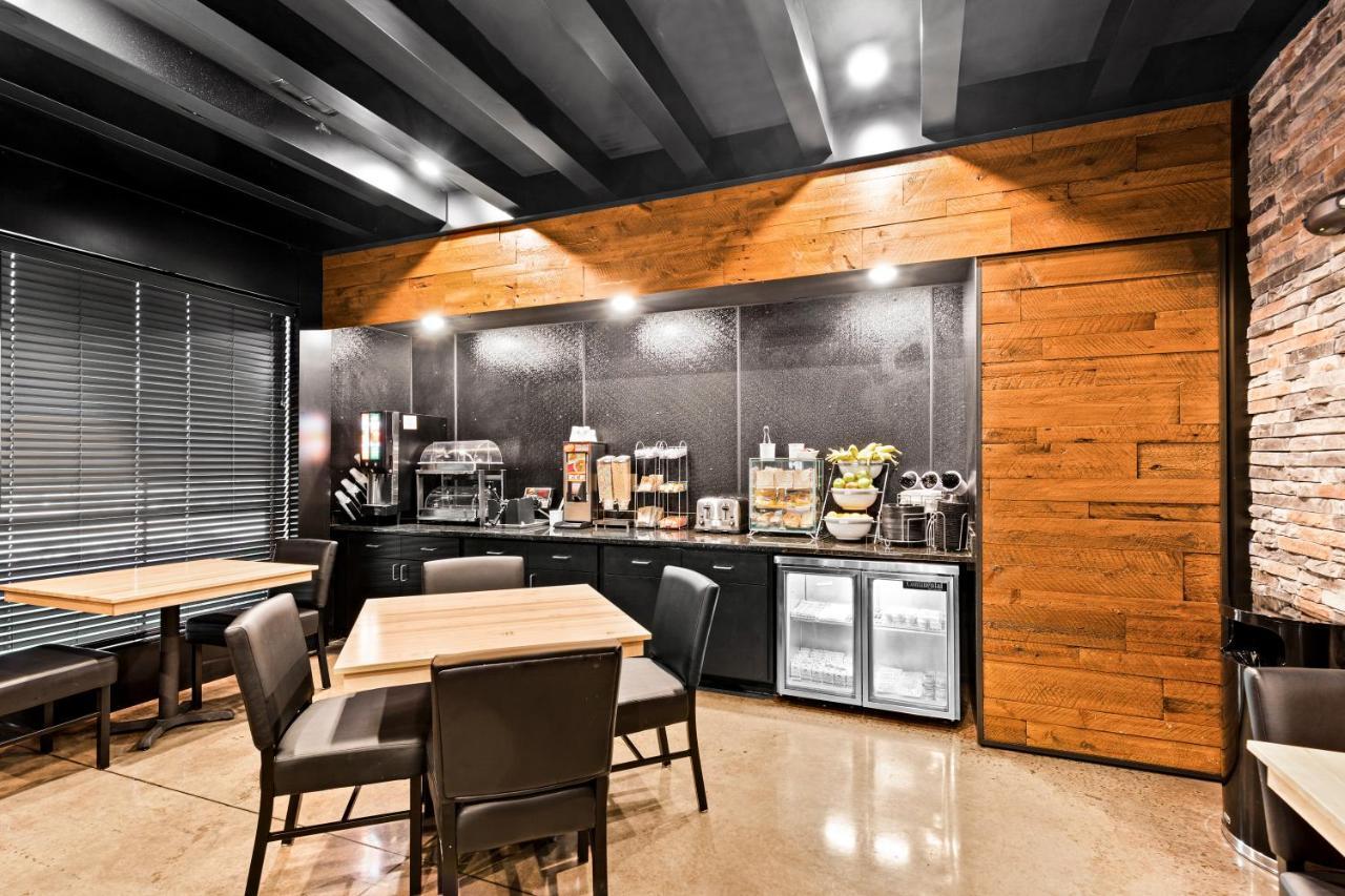 Cobblestone Hotel & Suites - 오텀와 외부 사진